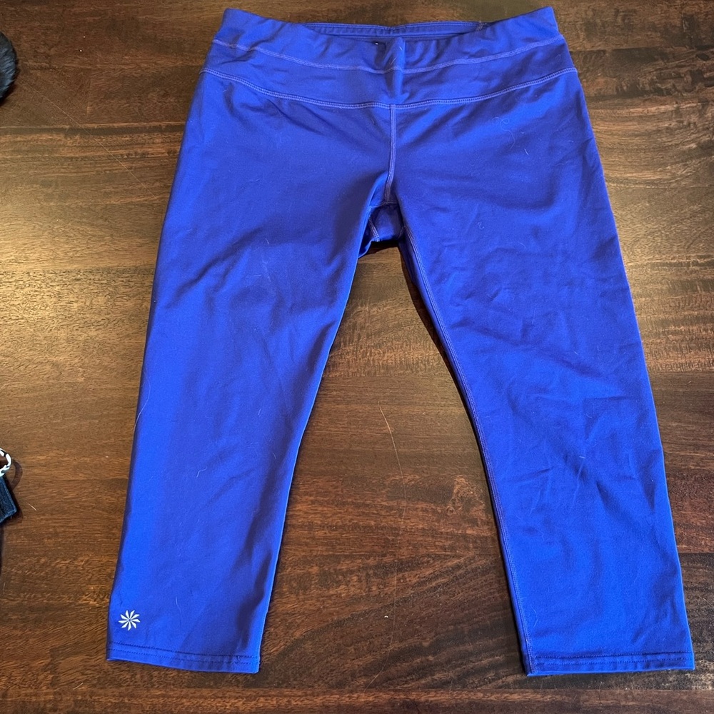 - Athleta Cobalt Blue Capri Leggings EUC